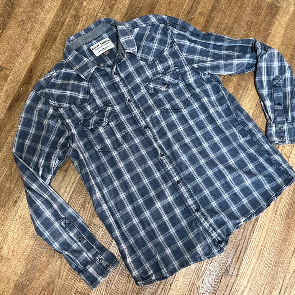 LIKE NEW! CODY JAMES pearl snap western shirt